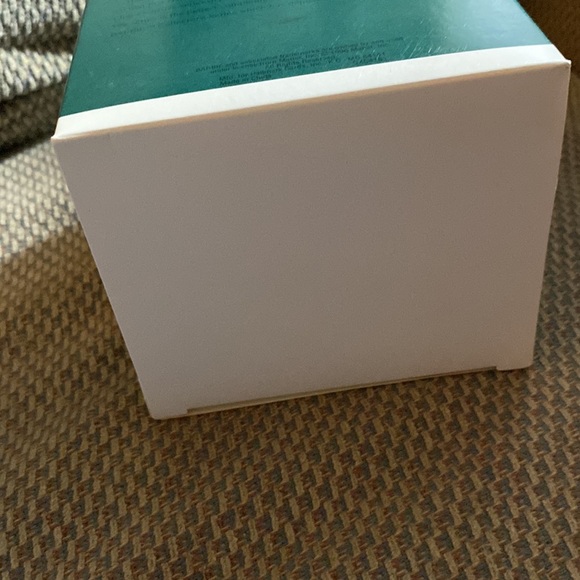 ✨💕 Vintage Hallmark Collectors Club Holiday Barbie💕✨ - Picture 5 of 7